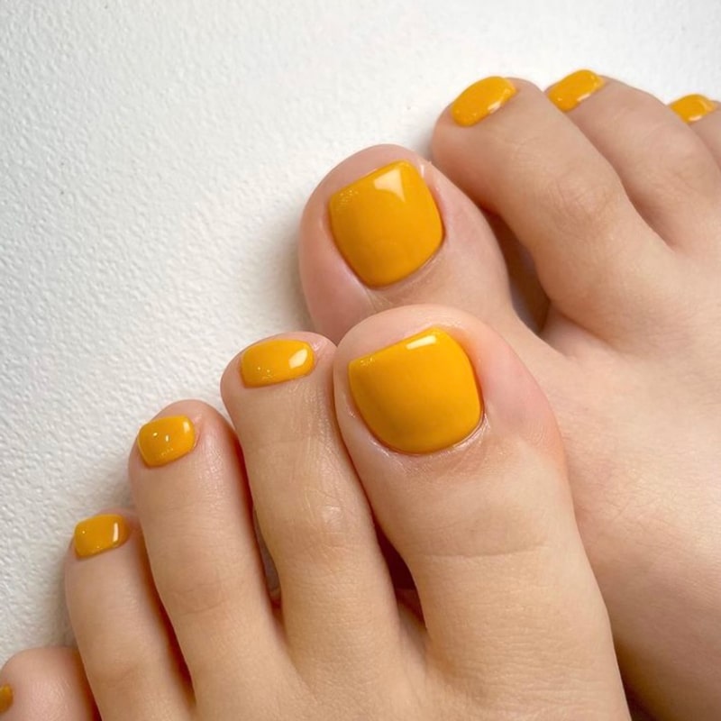 Orange Pedicure